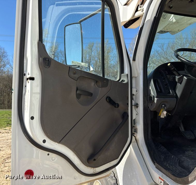 image for item OB9535 2019 Freightliner M2 bucket truck