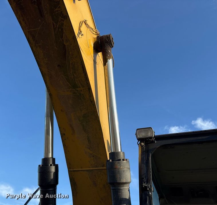 image for item OB9560 2011 Caterpillar 320D L excavator