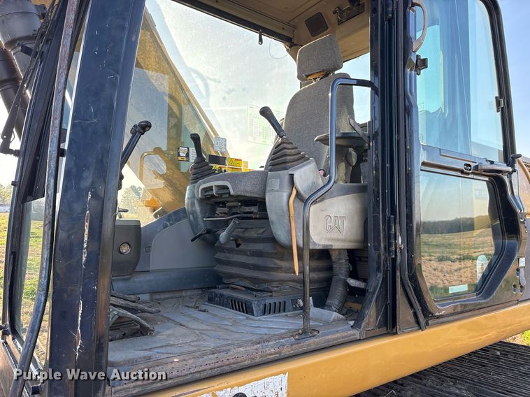 image for item OB9560 2011 Caterpillar 320D L excavator