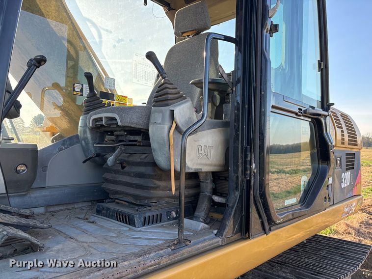 image for item OB9560 2011 Caterpillar 320D L excavator