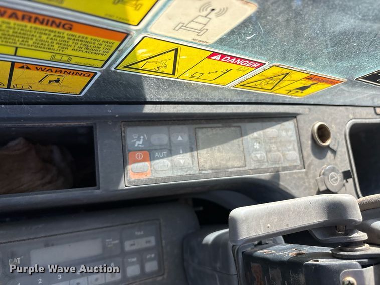 image for item OB9560 2011 Caterpillar 320D L excavator