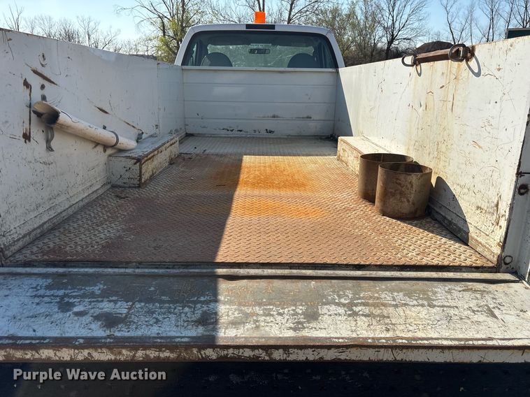 image for item OB9571 2005 Ford F550 SuperDuty utility / service truck