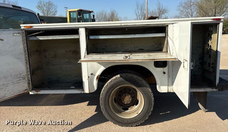 image for item OB9571 2005 Ford F550 SuperDuty utility / service truck