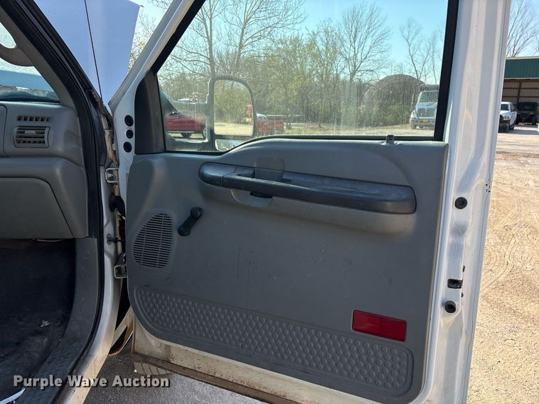 image for item OB9571 2005 Ford F550 SuperDuty utility / service truck