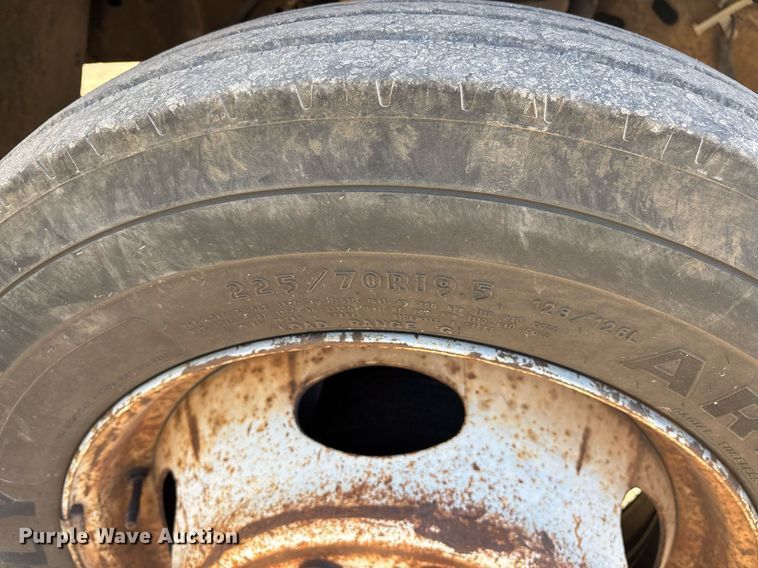 image for item OB9571 2005 Ford F550 SuperDuty utility / service truck