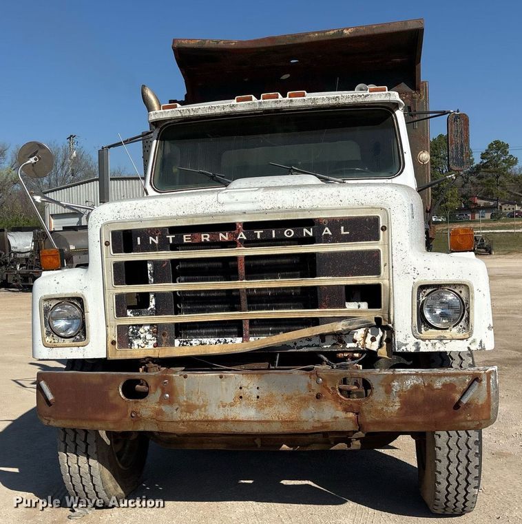 image for item OB9572 1982 International F2575 dump truck