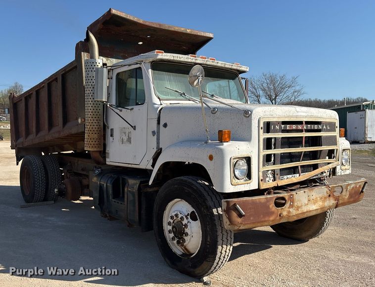 image for item OB9572 1982 International F2575 dump truck