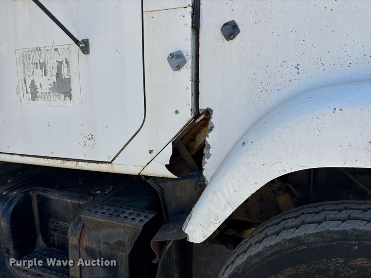 image for item OB9572 1982 International F2575 dump truck