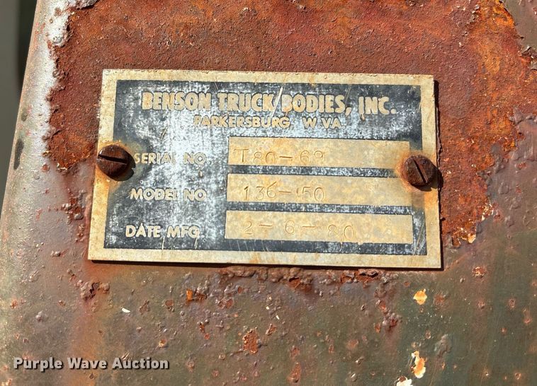 image for item OB9572 1982 International F2575 dump truck