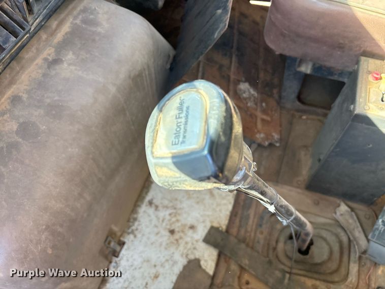 image for item OB9572 1982 International F2575 dump truck