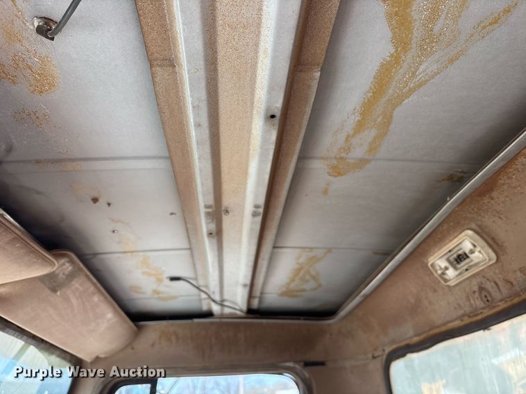 image for item OB9572 1982 International F2575 dump truck