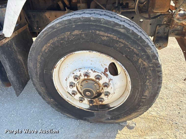 image for item OB9572 1982 International F2575 dump truck