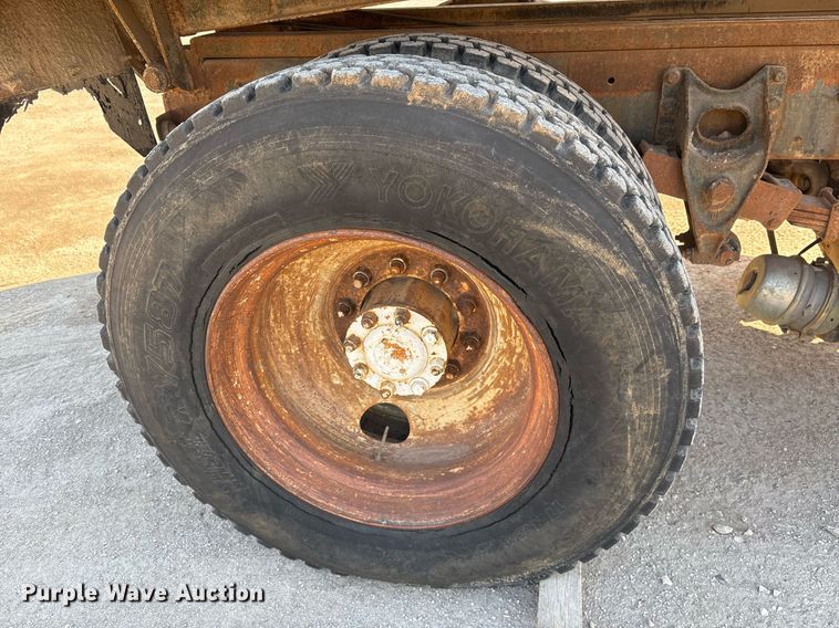 image for item OB9572 1982 International F2575 dump truck