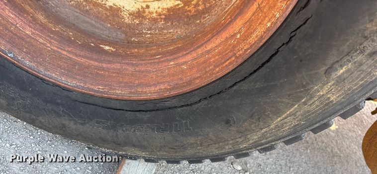 image for item OB9572 1982 International F2575 dump truck