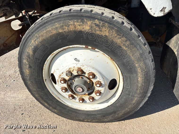 image for item OB9572 1982 International F2575 dump truck