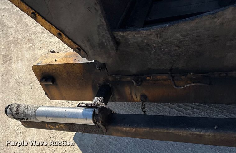 image for item OB9573 Weiler P385 paver