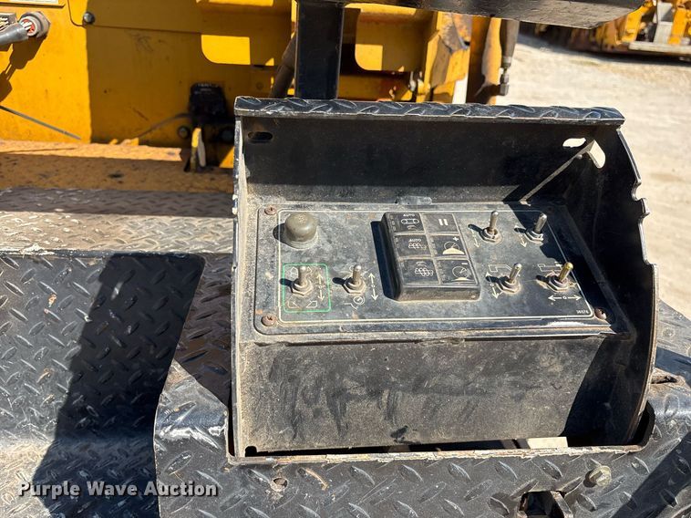 image for item OB9573 Weiler P385 paver