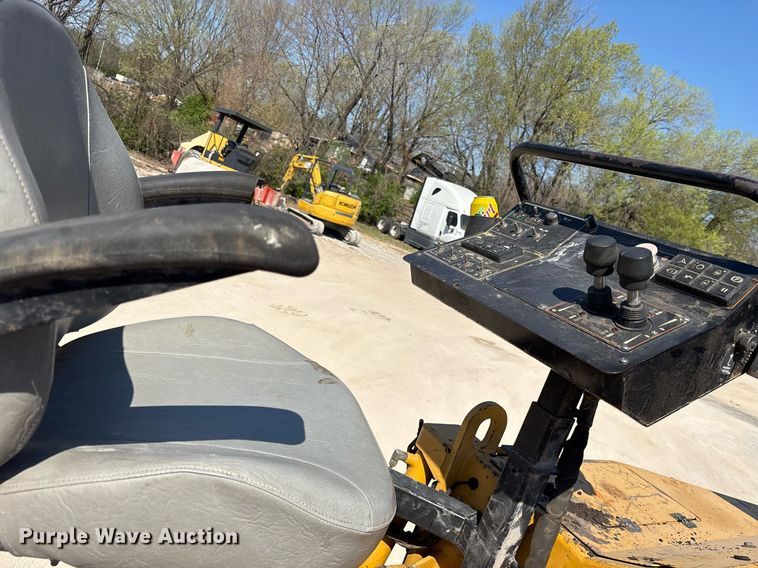 image for item OB9573 Weiler P385 paver