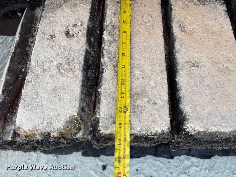 image for item OB9573 Weiler P385 paver