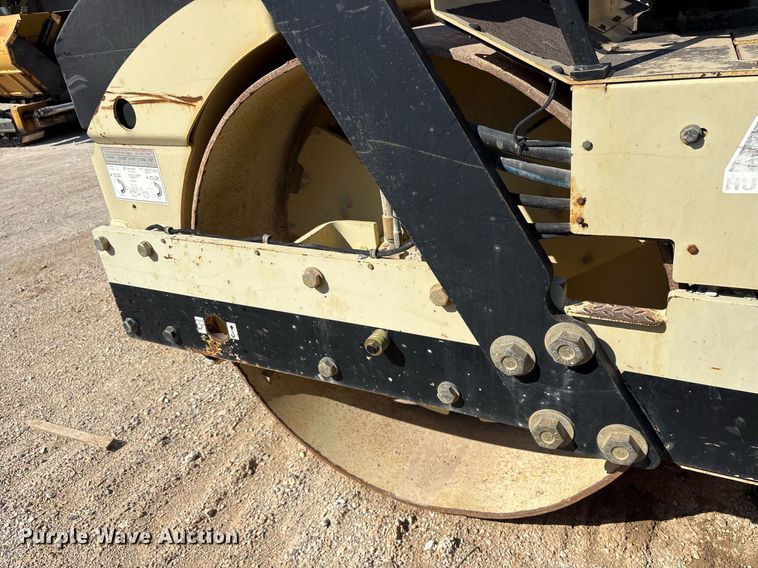 image for item OB9574 2007 Ingersoll Rand DD-90HF double drum vibratory roller