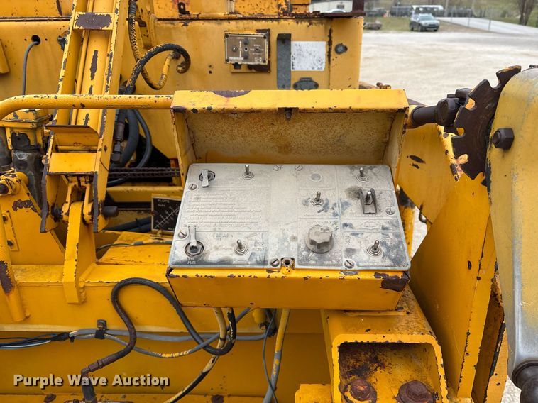 image for item OB9575 Blaw-Knox paver