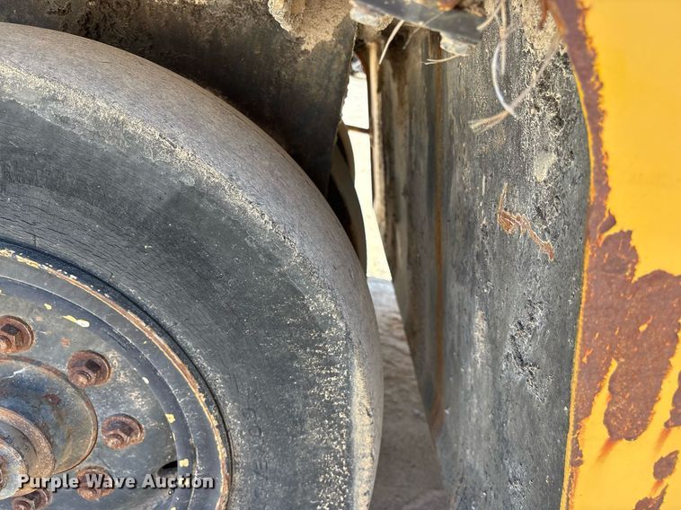 image for item OB9576 Bomag BW12R pneumatic roller