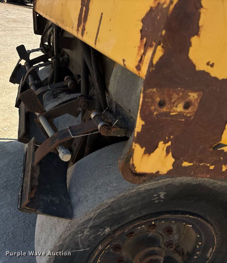 image for item OB9576 Bomag BW12R pneumatic roller