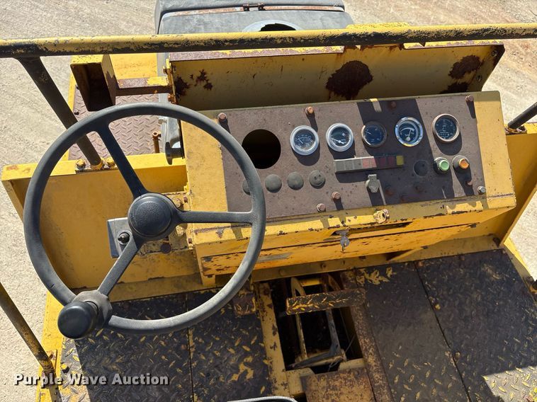 image for item OB9576 Bomag BW12R pneumatic roller