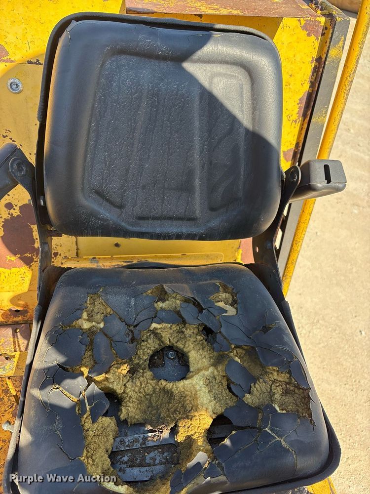 image for item OB9576 Bomag BW12R pneumatic roller