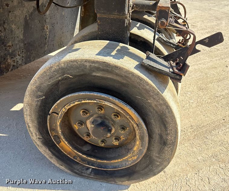 image for item OB9576 Bomag BW12R pneumatic roller