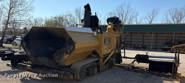 image for item OB9577 2004 Caterpillar AP-655C paver