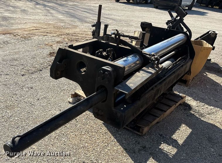 image for item OB9577 2004 Caterpillar AP-655C paver