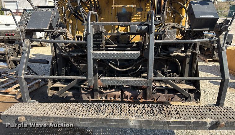 image for item OB9577 2004 Caterpillar AP-655C paver