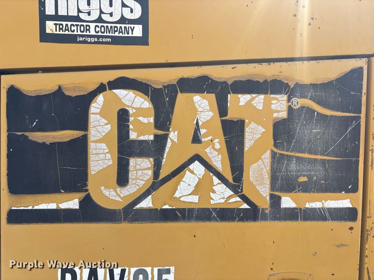 image for item OB9577 2004 Caterpillar AP-655C paver