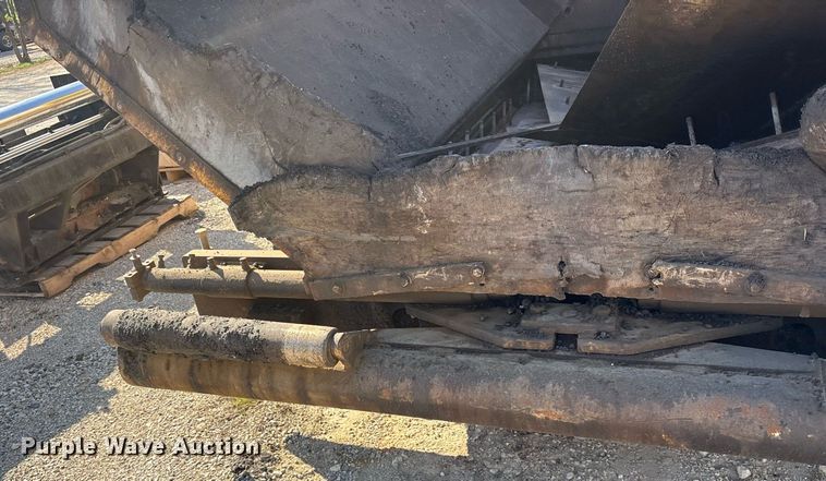 image for item OB9577 2004 Caterpillar AP-655C paver