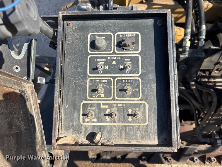 image for item OB9577 2004 Caterpillar AP-655C paver