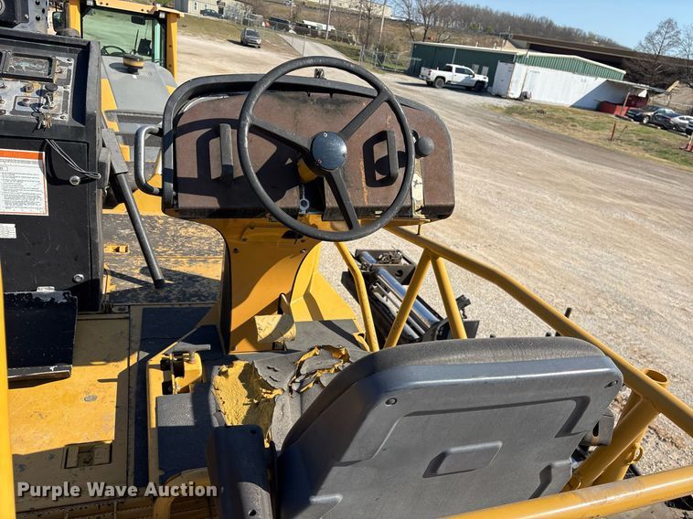 image for item OB9577 2004 Caterpillar AP-655C paver