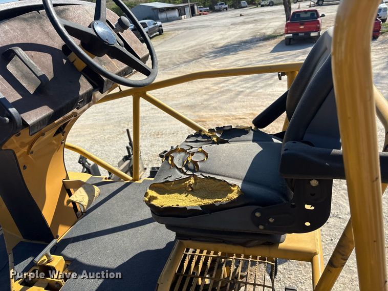 image for item OB9577 2004 Caterpillar AP-655C paver