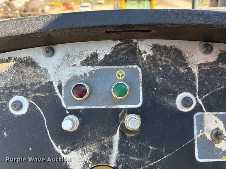 image for item OB9577 2004 Caterpillar AP-655C paver