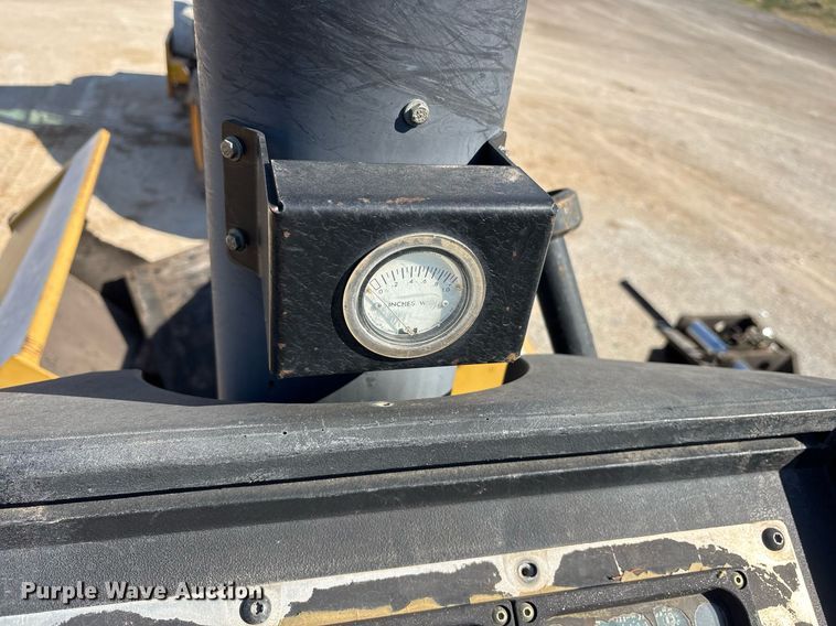 image for item OB9577 2004 Caterpillar AP-655C paver