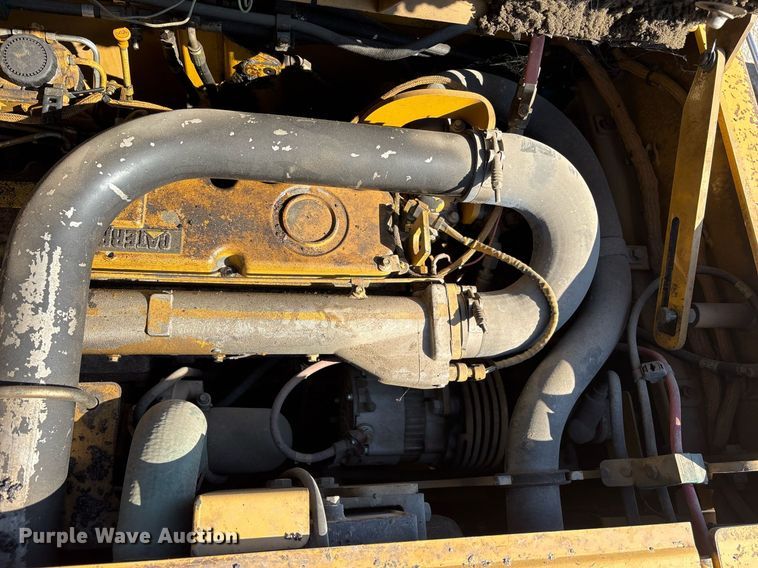 image for item OB9577 2004 Caterpillar AP-655C paver