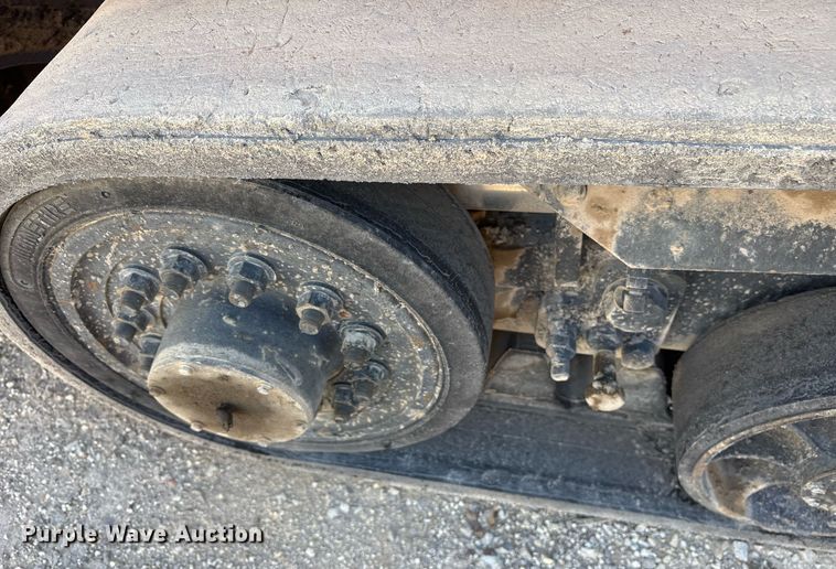 image for item OB9577 2004 Caterpillar AP-655C paver