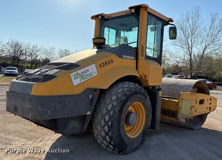 image for item OB9578 2014 Volvo SD115 single drum vibratory roller