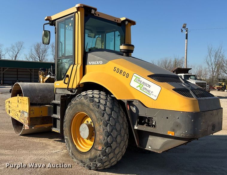 image for item OB9578 2014 Volvo SD115 single drum vibratory roller