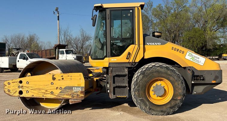 image for item OB9578 2014 Volvo SD115 single drum vibratory roller