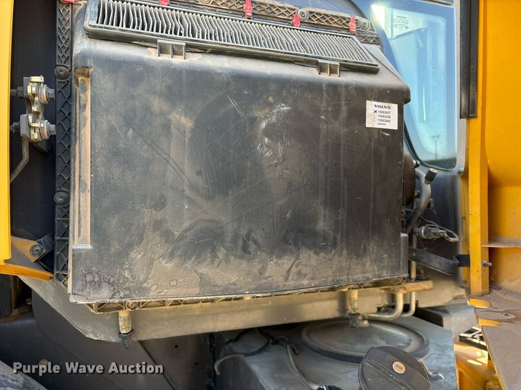 image for item OB9578 2014 Volvo SD115 single drum vibratory roller