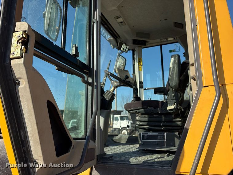 image for item OB9578 2014 Volvo SD115 single drum vibratory roller