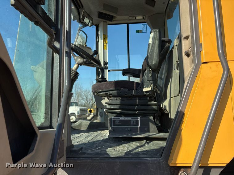 image for item OB9578 2014 Volvo SD115 single drum vibratory roller