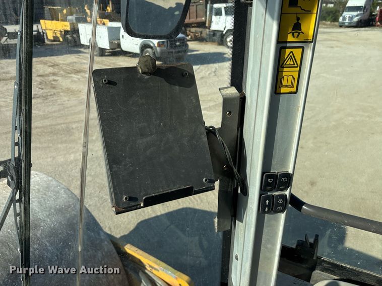 image for item OB9578 2014 Volvo SD115 single drum vibratory roller