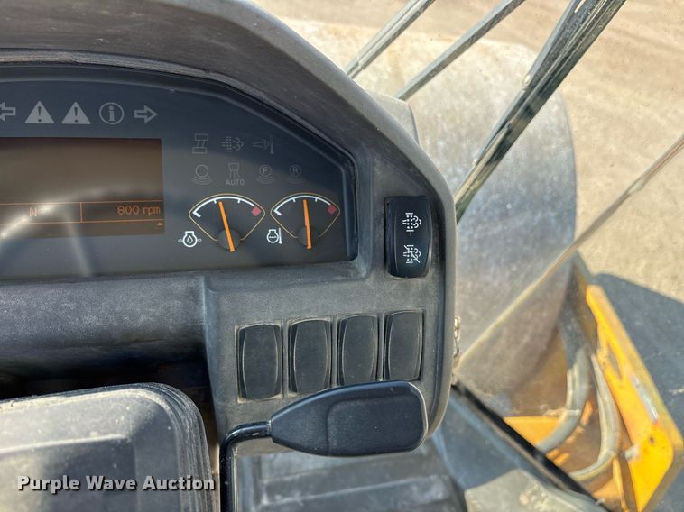 image for item OB9578 2014 Volvo SD115 single drum vibratory roller